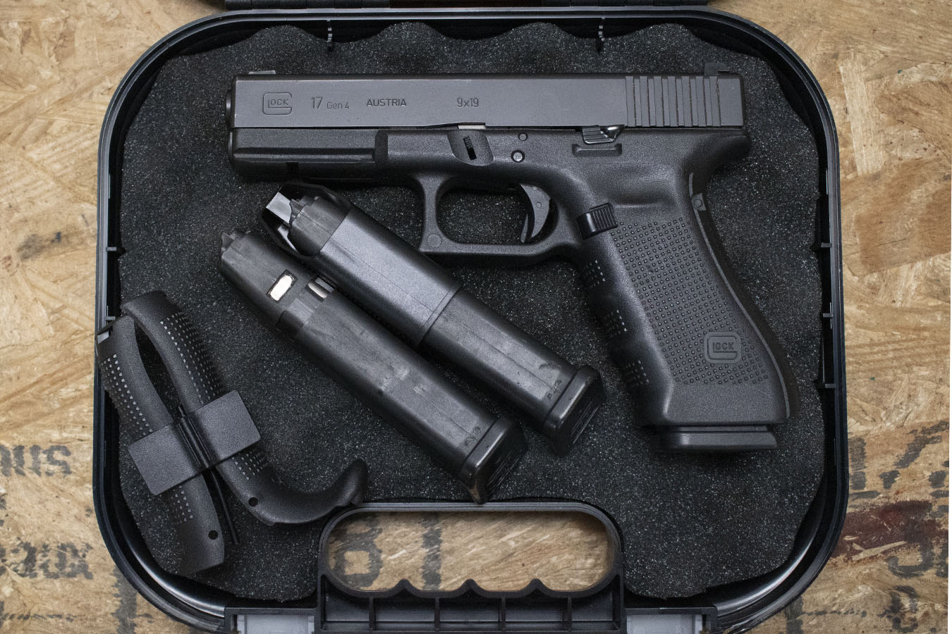 GLOCK Glock 17 Gen4 9mm Police Trade-In Pistol with Three Magazines, Case, and Backstraps